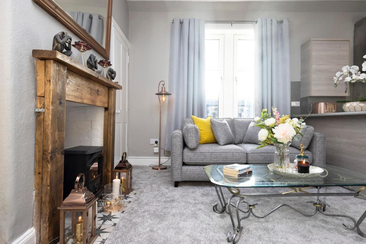 Stylish George Street Apartment Peebles Bagian luar foto