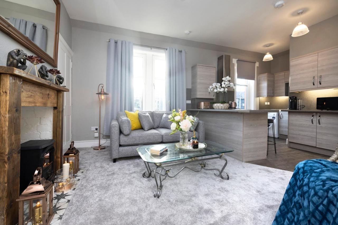 Stylish George Street Apartment Peebles Bagian luar foto
