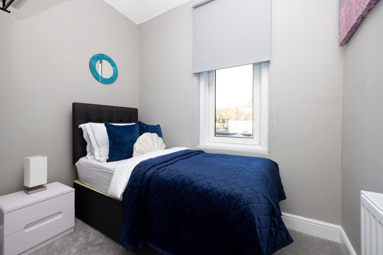 Stylish George Street Apartment Peebles Bagian luar foto