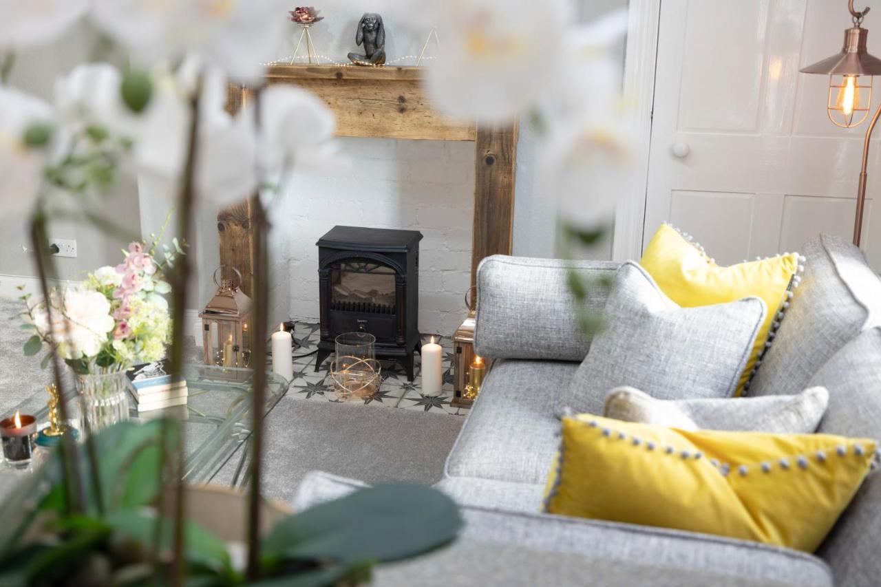 Stylish George Street Apartment Peebles Bagian luar foto