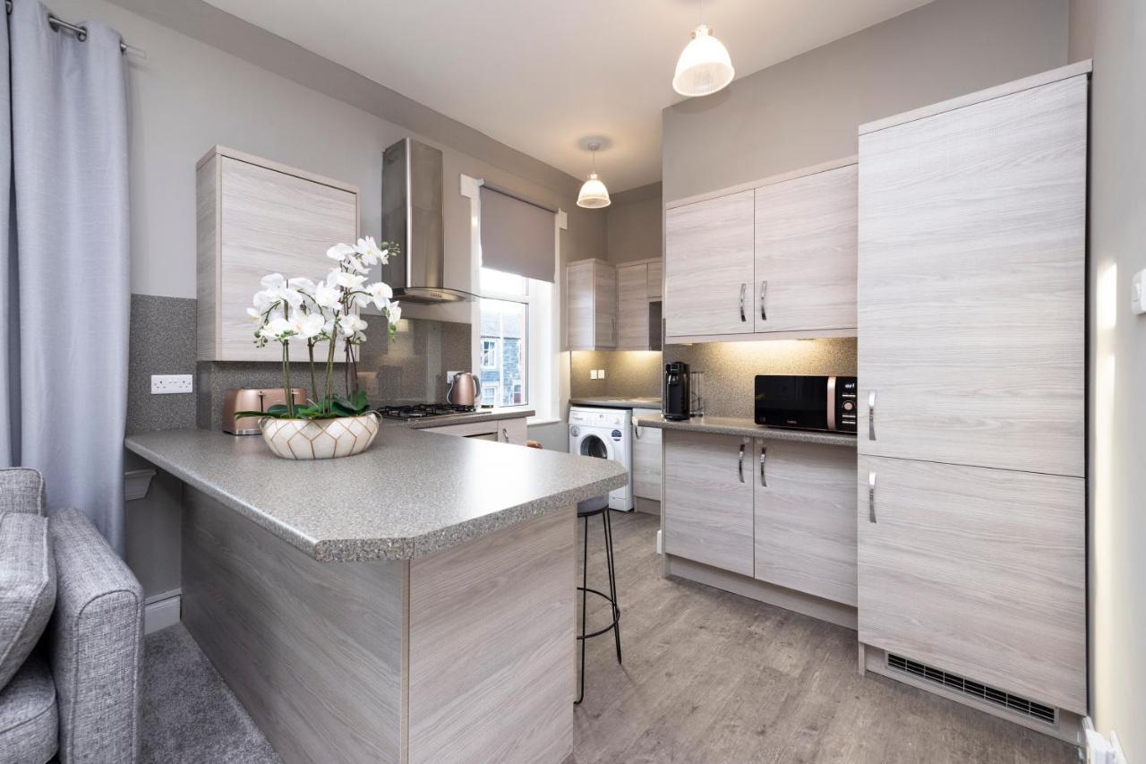 Stylish George Street Apartment Peebles Bagian luar foto